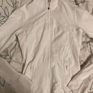 Lululemon Define Jacket 
Luon